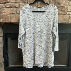 Silverleaf blue and white hi-low sweater with gold speckles. Size 1X